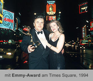 mit Emmy-Award am Times Square, 1994